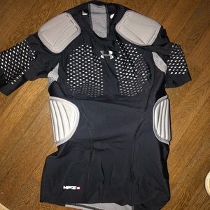 Under Armour HeatGear padded sports shirt. Medium